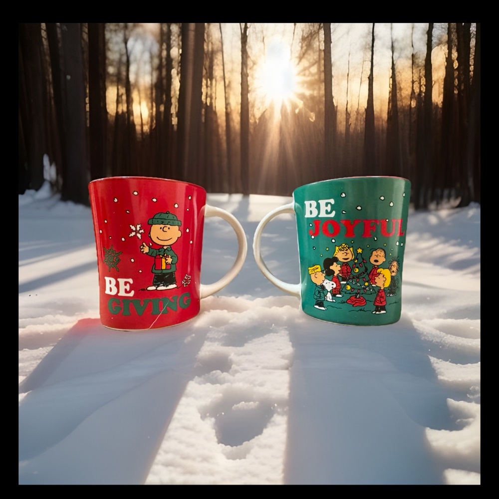 Peanuts Festive Christmas Mug Set - Red and Green: Set of 2 : collectible